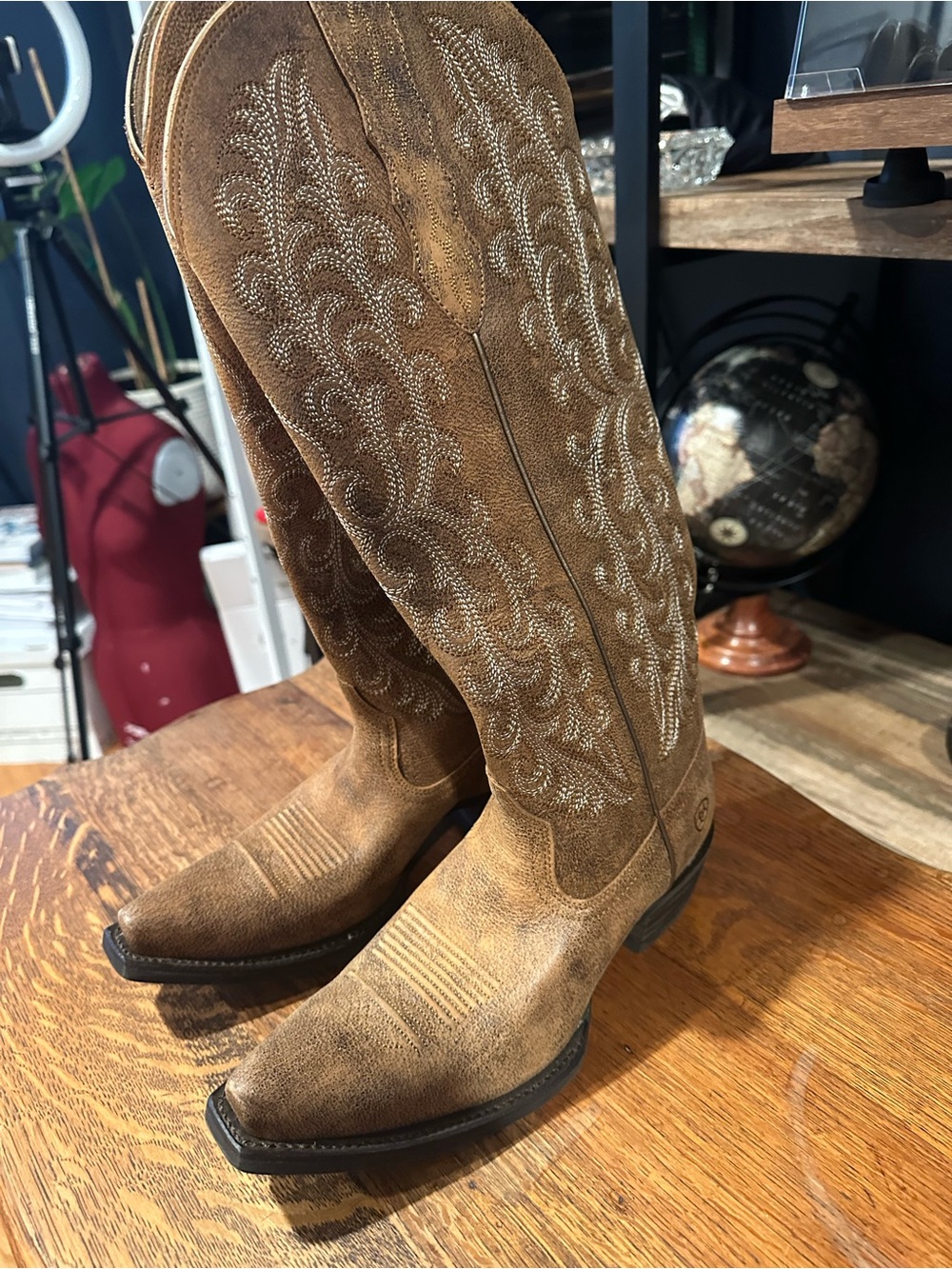 Ariat Brown Distressed Leather Western Cowboy Boots with Embroidered Shaft